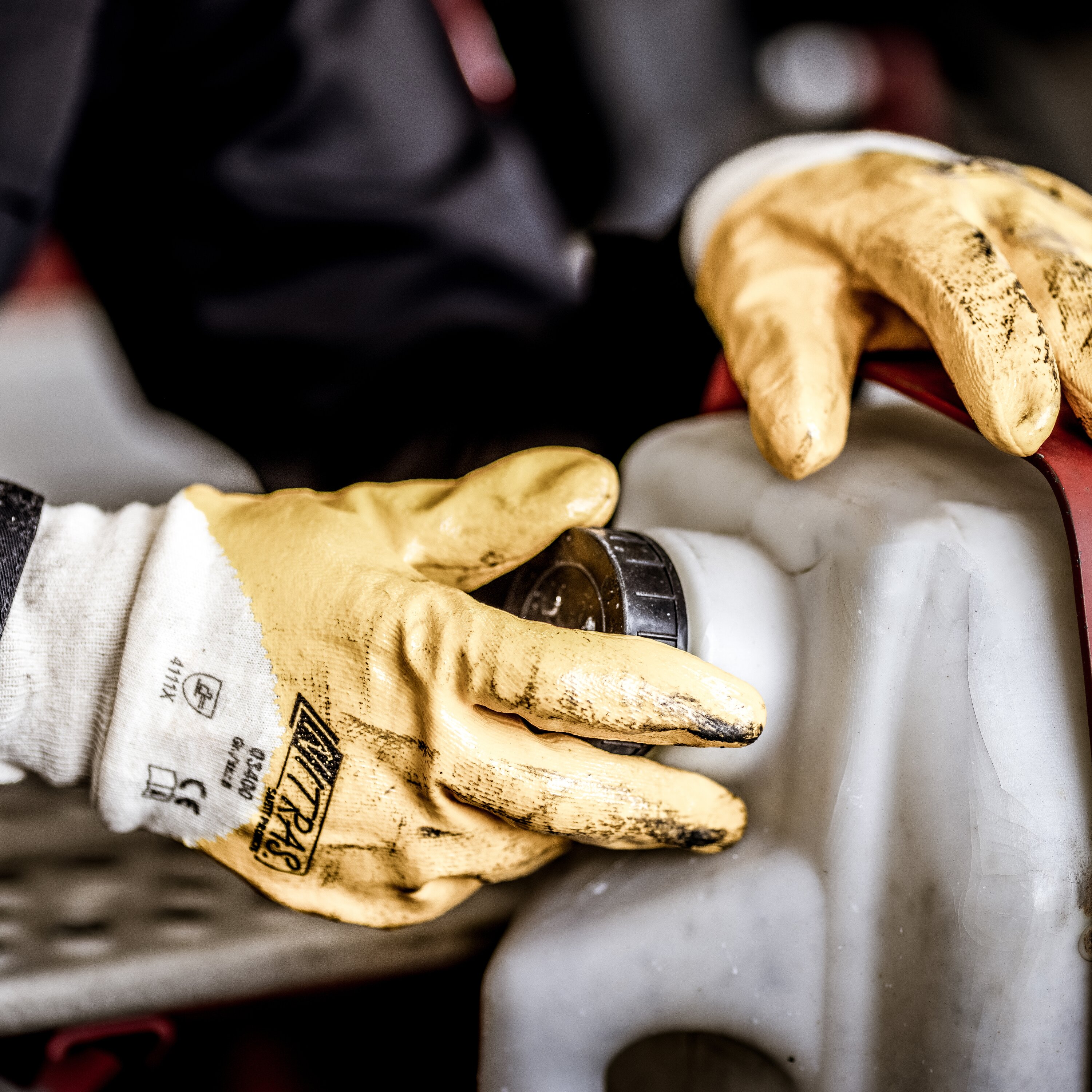 Nitril Handschuhe im Einsatz